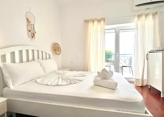 Nubes Guest house Himare